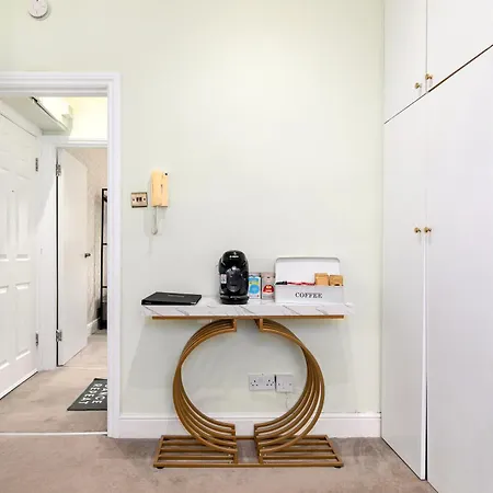 Apartment Modern Flat 5 Min To Holland Park! London