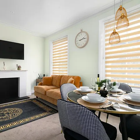 Modern Flat 5 Min To Holland Park! *
