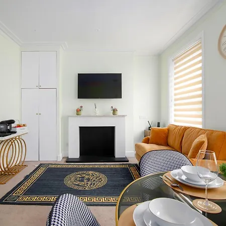 Modern Flat 5 Min To Holland Park!