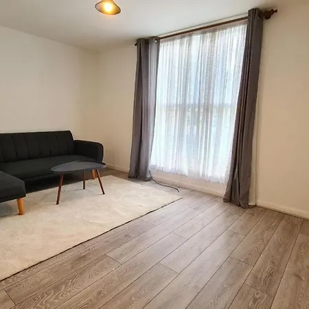 185 Lanark Apartment *