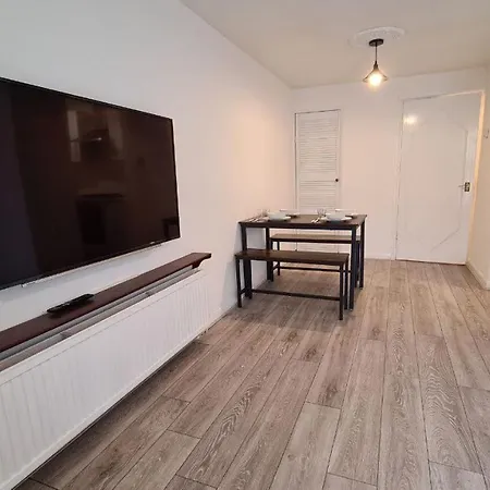 Apartment 185 Lanark *