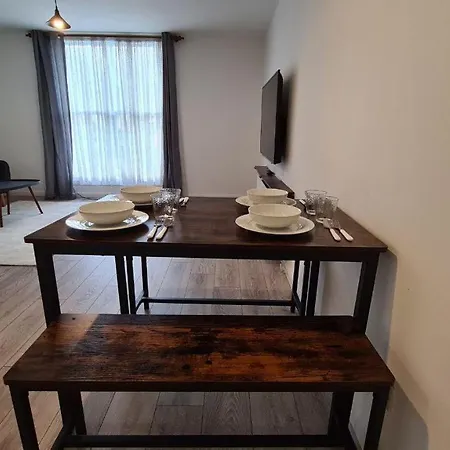 Apartment 185 Lanark *