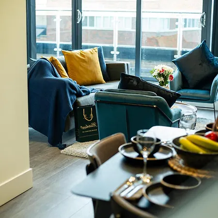 Elegant Luxe Penthouse In Whitechapel