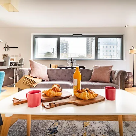 Apartment Chic Near Tower Hill With A Gym *