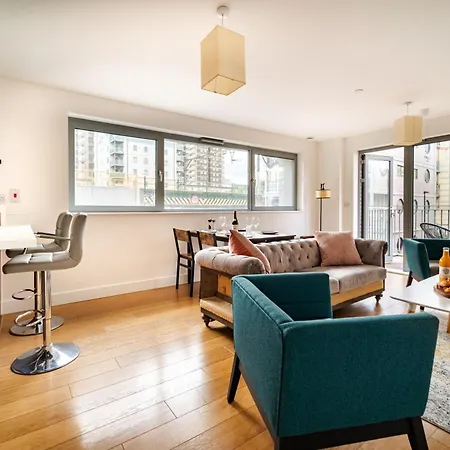 Apartment Chic Near Tower Hill With A Gym London