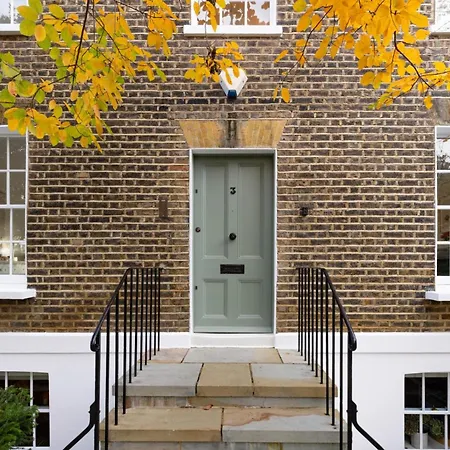 Apartment Living - 3 Bedroom In Chelsea