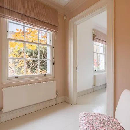 Living - 3 Bedroom In Chelsea London