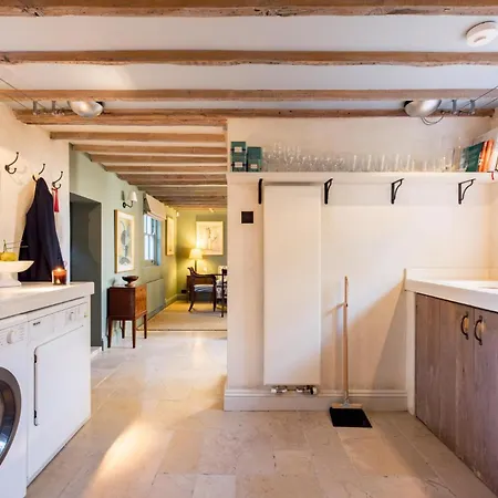 Living - 3 Bedroom In Chelsea
