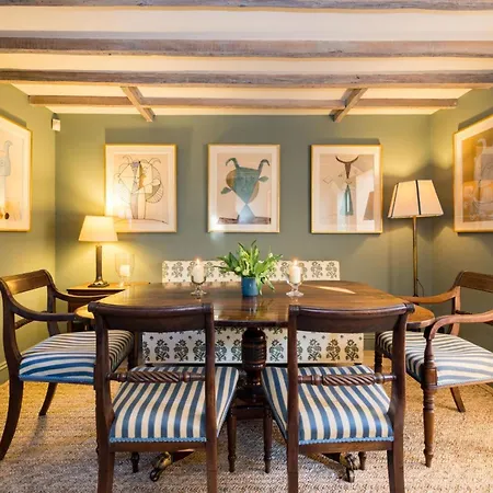 Apartment Living - 3 Bedroom In Chelsea London