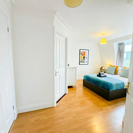 Lux 3 Bedroom Penthouse In Borough Near The Shard, Bermondsey *