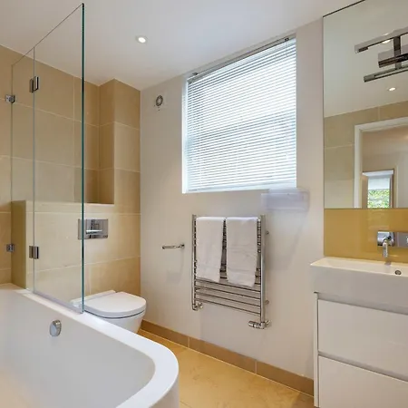 Veeve - Sophisticated Splendour Holiday home London