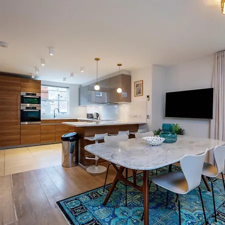 Veeve - Sophisticated Splendour Holiday home London