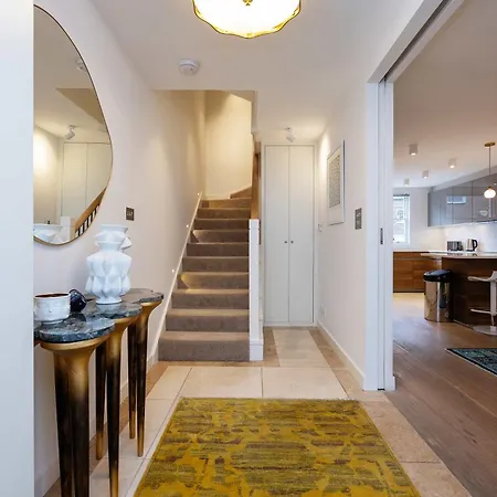 Veeve - Sophisticated Splendour Holiday home *