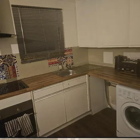 Cozy Escape With Modern Amenities *
