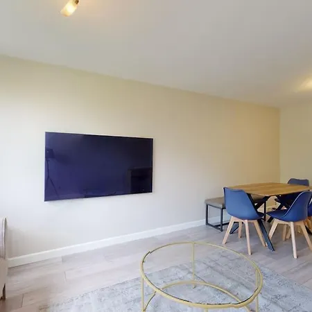 Apartment Canal View 2bd Flat - Regents Park! *
