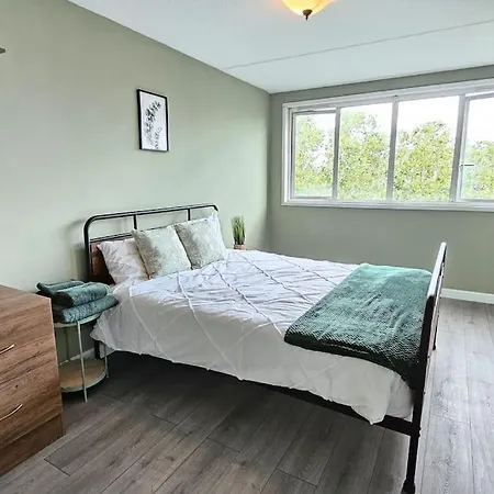 Canal View 2bd Flat - Regents Park! Apartment