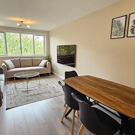 Apartment Canal View 2bd Flat - Regents Park! *