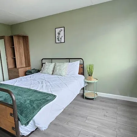 Apartment Canal View 2bd Flat - Regents Park! London