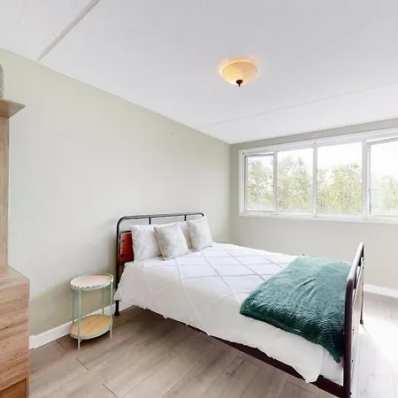 Canal View 2bd Flat - Regents Park! Apartment