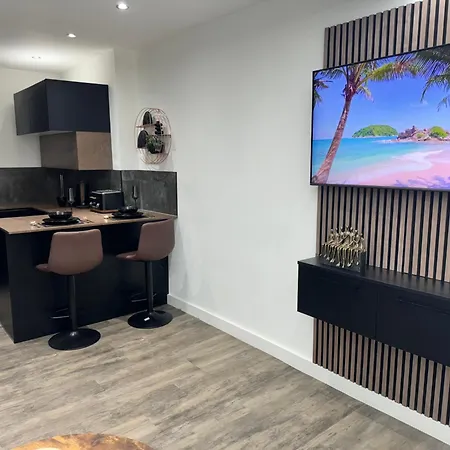 Luxury Flat In Apartment