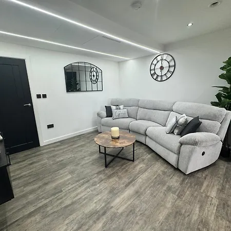 Apartment Luxury Flat In Uxbridge