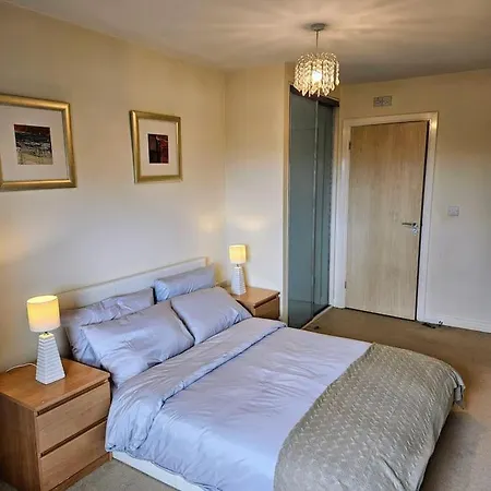 Lovely 2bed 2bath Flat In North Acton Apartment