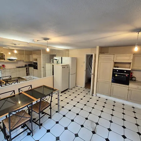 Homestay Spacious And Elegant With En-suites Available In Canary Wharf *