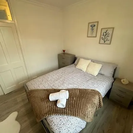 Chic 3 Bedroom Flat Ontower Bridge Apartment *