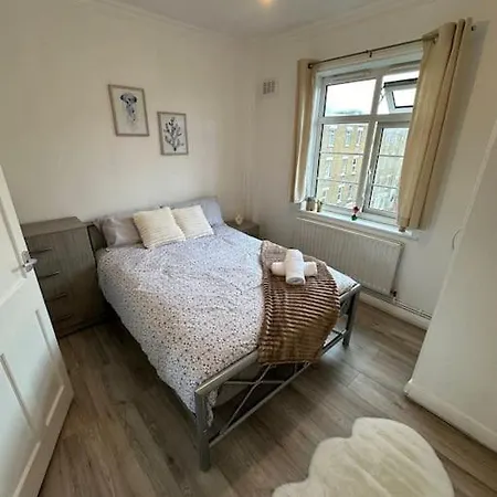 Chic 3 Bedroom Flat Ontower Bridge *