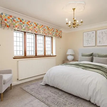 Holiday home Knoll House London