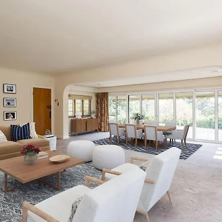 Knoll House