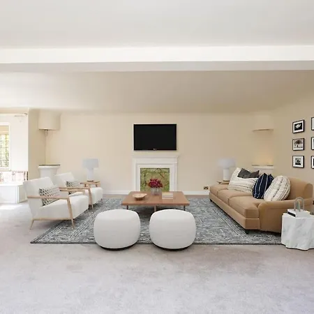 Knoll House Holiday home *