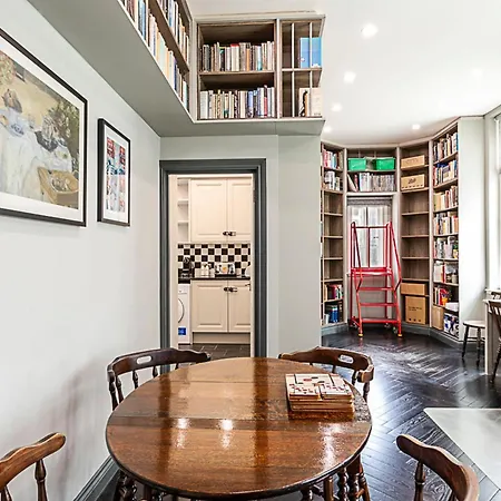 Apartment Book Lovers' West End London