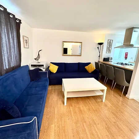 Apartamento 2 Bed, 2 Bath, Ground Floor Whole With Parking, Near & Stratford, Close To Station, Zone 2 *