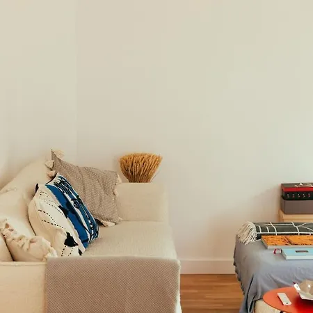 3 Bedroom Penthouse With Terrace And Skyline In Battersea Apartment