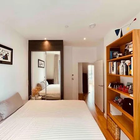 3 Bedroom Penthouse With Terrace And Skyline In Battersea