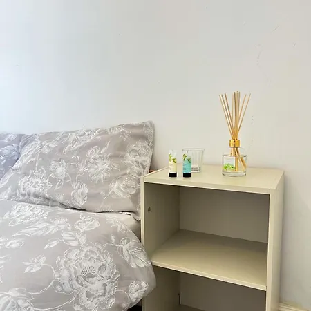 Welcome 2 Bedrooms Flat In Wimbledon Apartment *