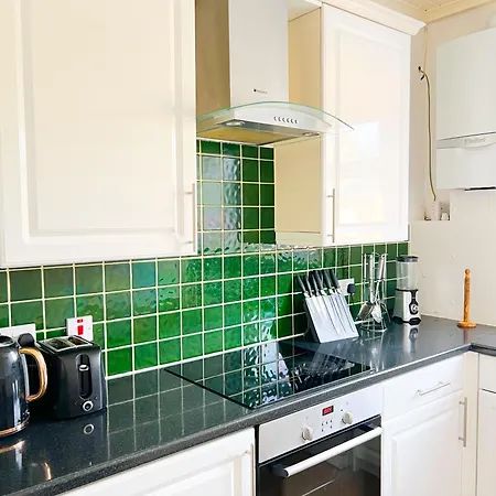 Welcome 2 Bedrooms Flat In Wimbledon * London