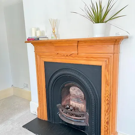 Welcome 2 Bedrooms Flat In Wimbledon Apartment