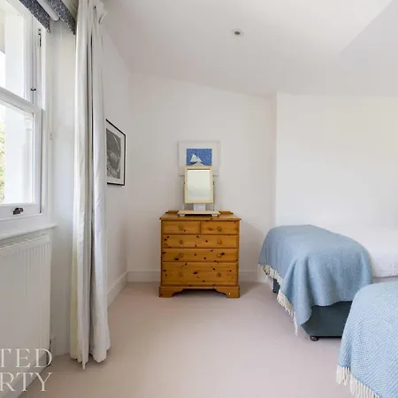 Elegant Primrose Hill Townhouse With Garden London