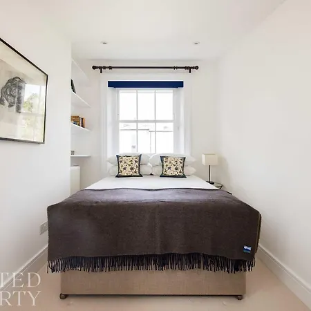 Elegant Primrose Hill Townhouse With Garden *