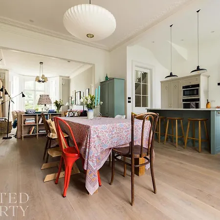 Elegant Primrose Hill Townhouse With Garden