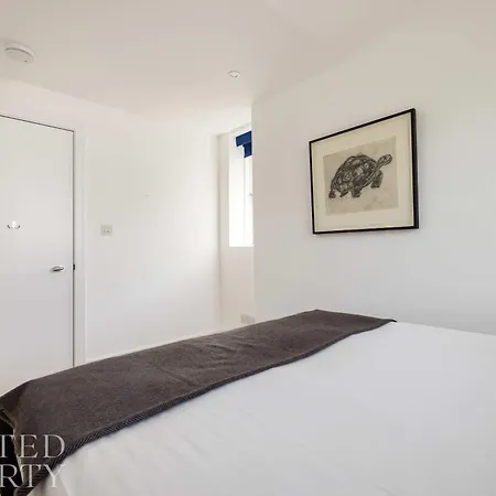 Elegant Primrose Hill Townhouse With Garden Holiday home *