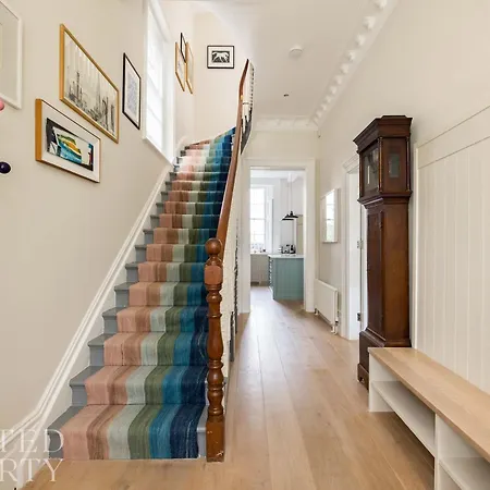 Elegant Primrose Hill Townhouse With Garden Holiday home London