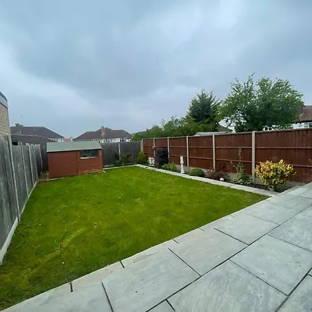 Luxury Near Wembley Homestay