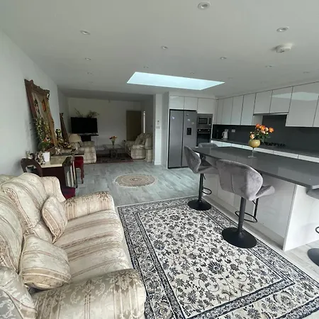 Homestay Luxury Near Wembley *