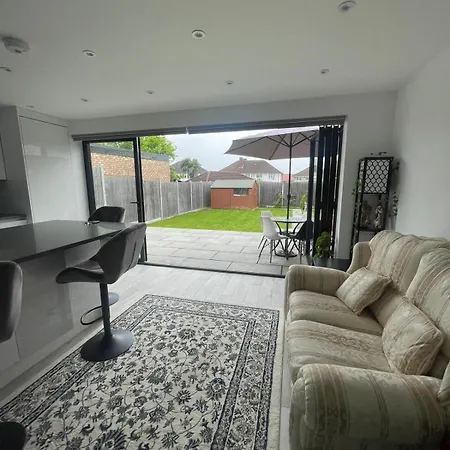 Luxury Near Wembley * Harrow