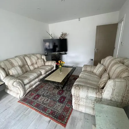 Luxury Near Wembley Homestay