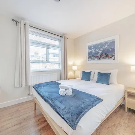 Cosy Flat In Chelsea Apartment
