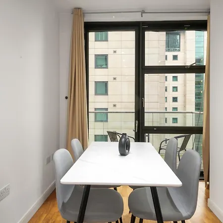 Londwell, Canary Wharf River Thames Balcony Penthouse Apartment